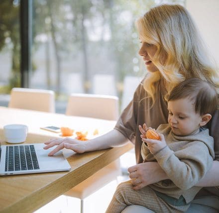  How separated parents can use technology to manage a child’s busy schedule 